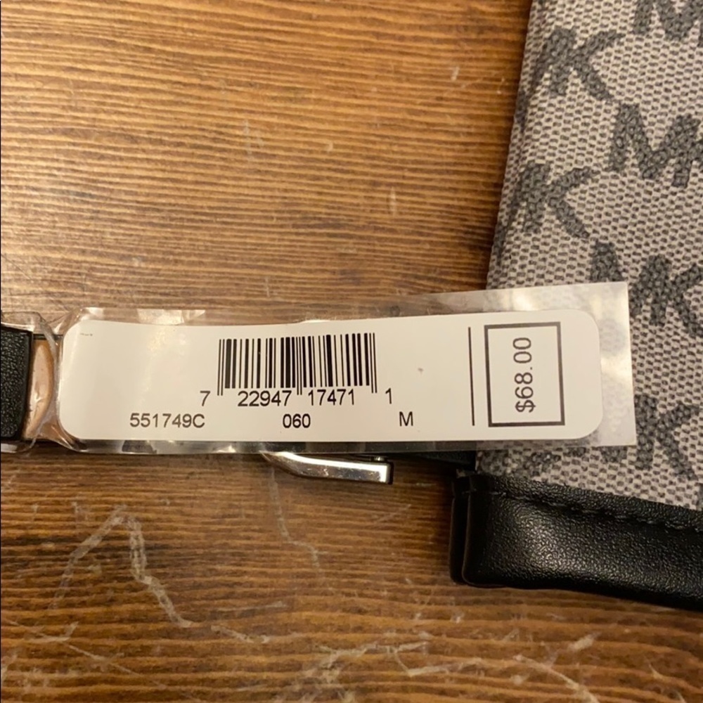 𝅺MICHAEL Kors belt purse bag - Picture 5 of 5